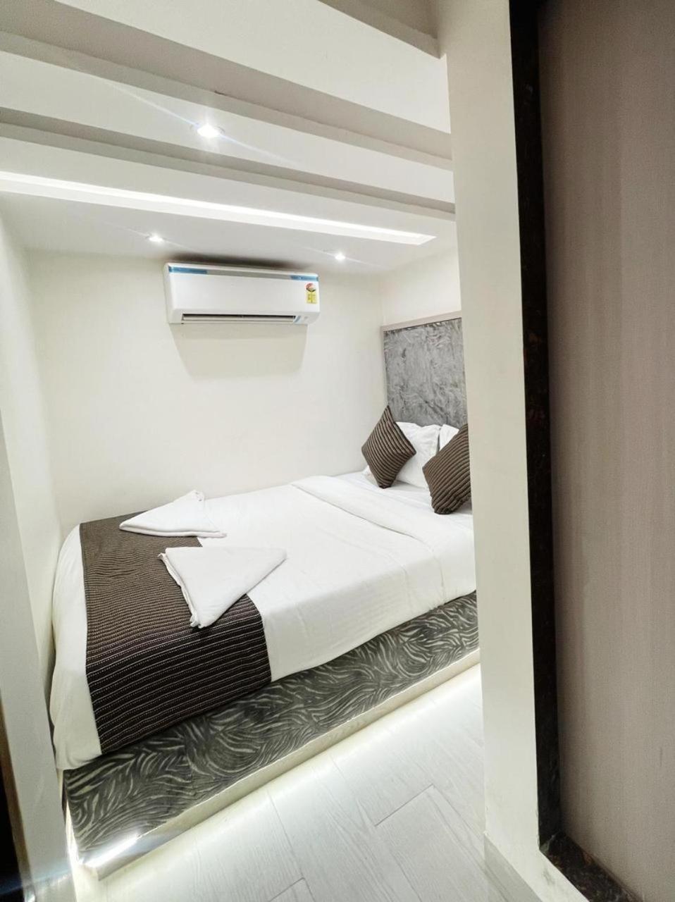 Hotel Winton Mumbai Bagian luar foto