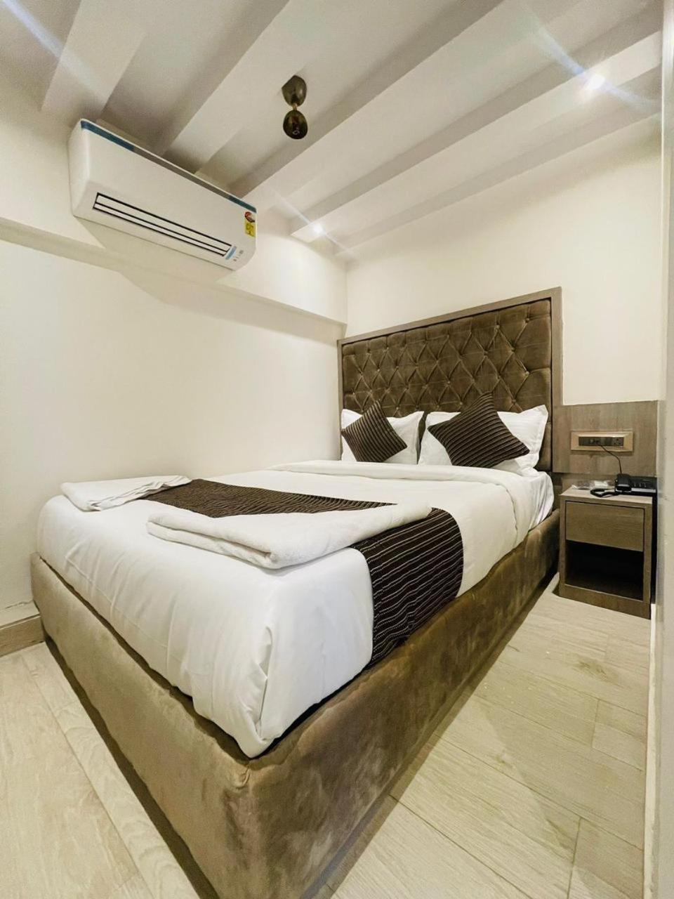 Hotel Winton Mumbai Bagian luar foto