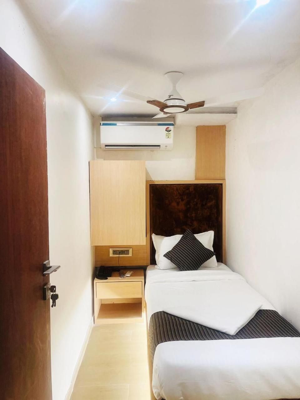 Hotel Winton Mumbai Bagian luar foto
