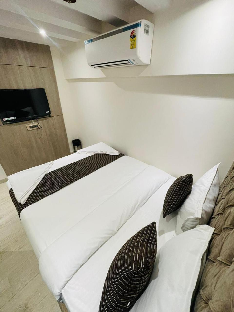 Hotel Winton Mumbai Bagian luar foto