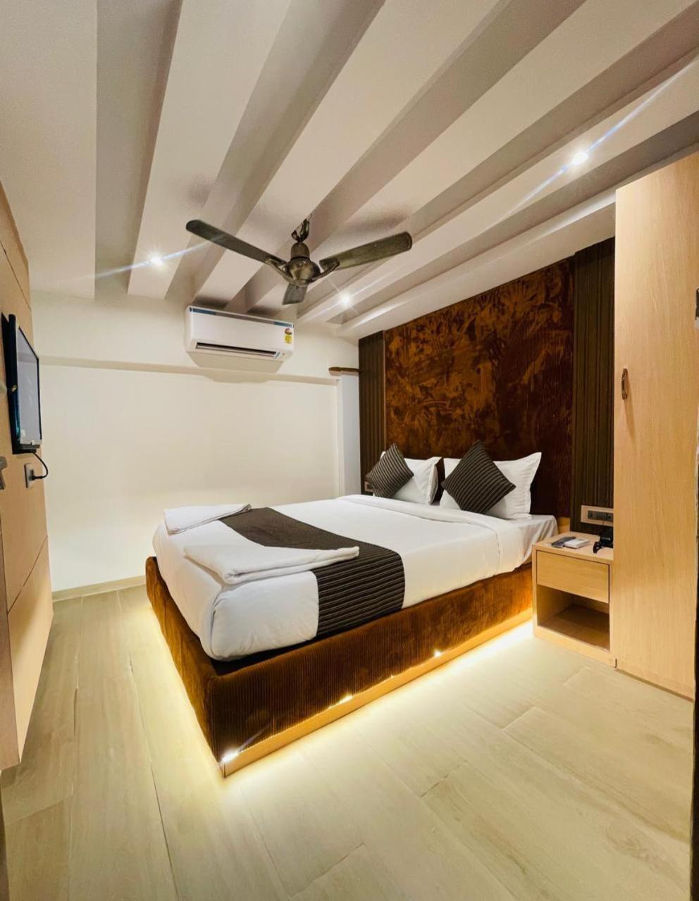 Hotel Winton Mumbai Bagian luar foto
