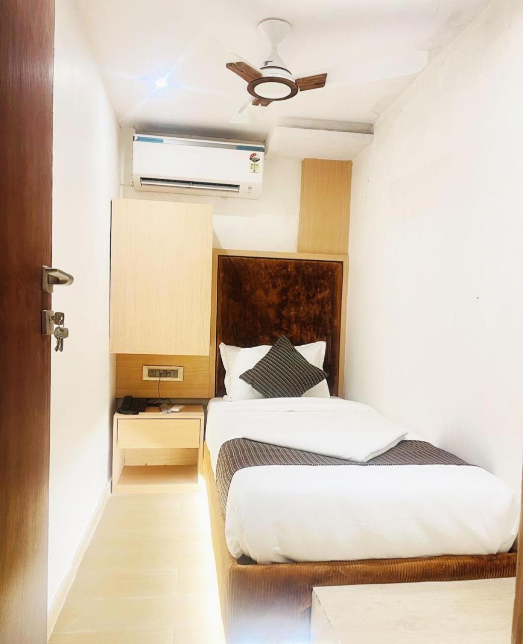 Hotel Winton Mumbai Bagian luar foto